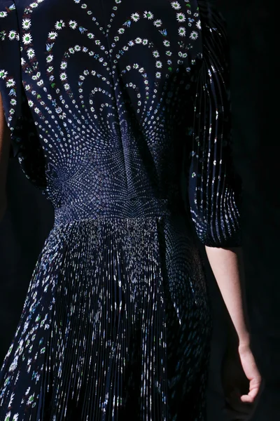 Look 74